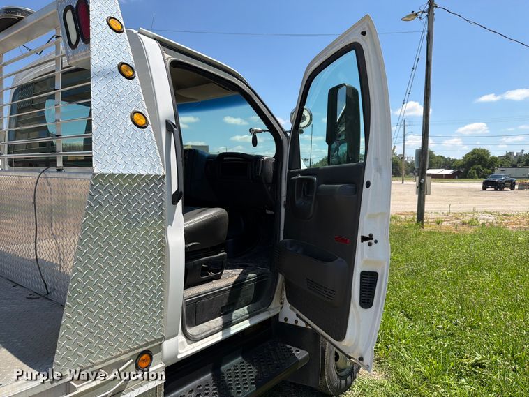 image for item FK4056 2009 Chevrolet C5500 flatbed truck