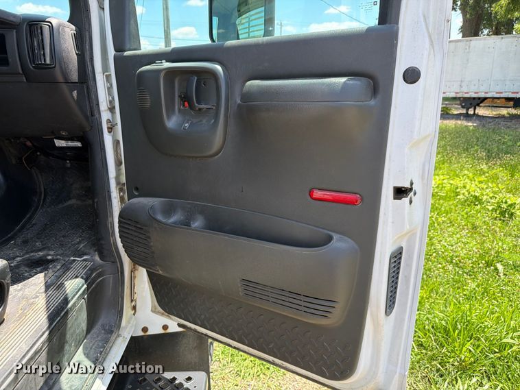image for item FK4056 2009 Chevrolet C5500 flatbed truck