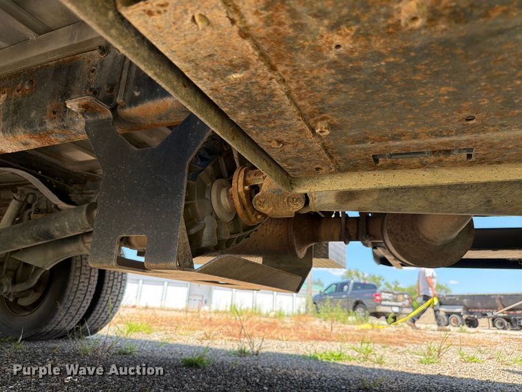 image for item FK4056 2009 Chevrolet C5500 flatbed truck