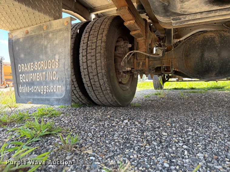 image for item FK4056 2009 Chevrolet C5500 flatbed truck