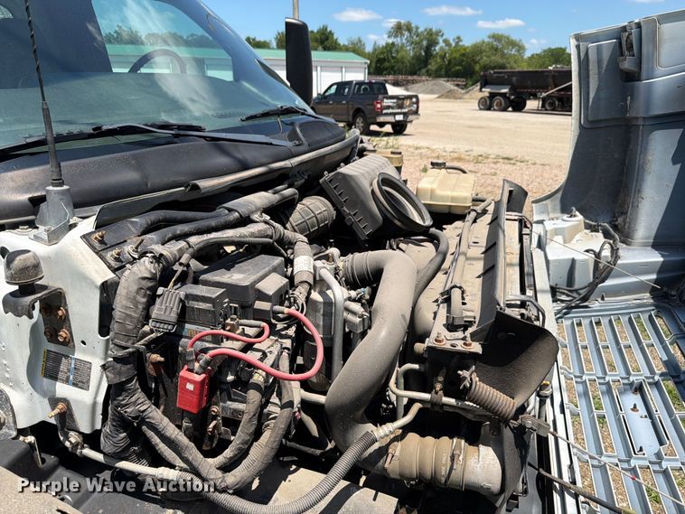 image for item FK4056 2009 Chevrolet C5500 flatbed truck