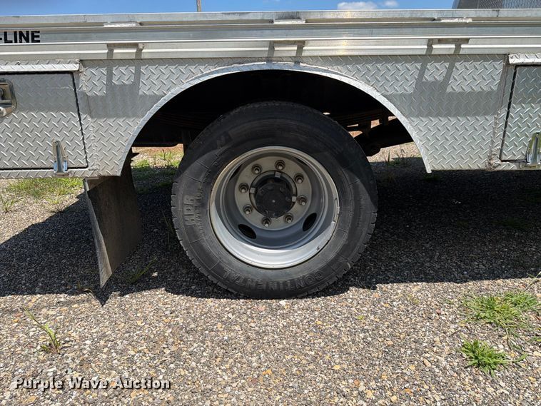 image for item FK4056 2009 Chevrolet C5500 flatbed truck