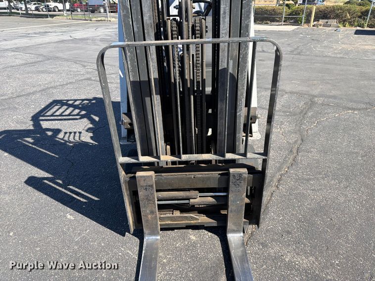 image for item FK4537 2017 UniCarriers CFS40 forklift