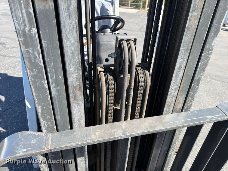 image for item FK4537 2017 UniCarriers CFS40 forklift
