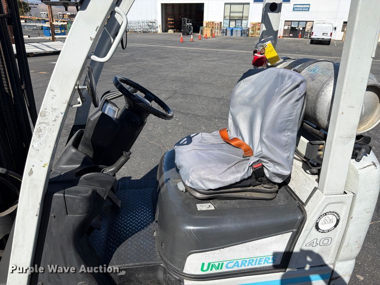 image for item FK4537 2017 UniCarriers CFS40 forklift