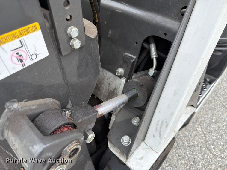 image for item FK4538 2017 UniCarriers CFS40 forklift