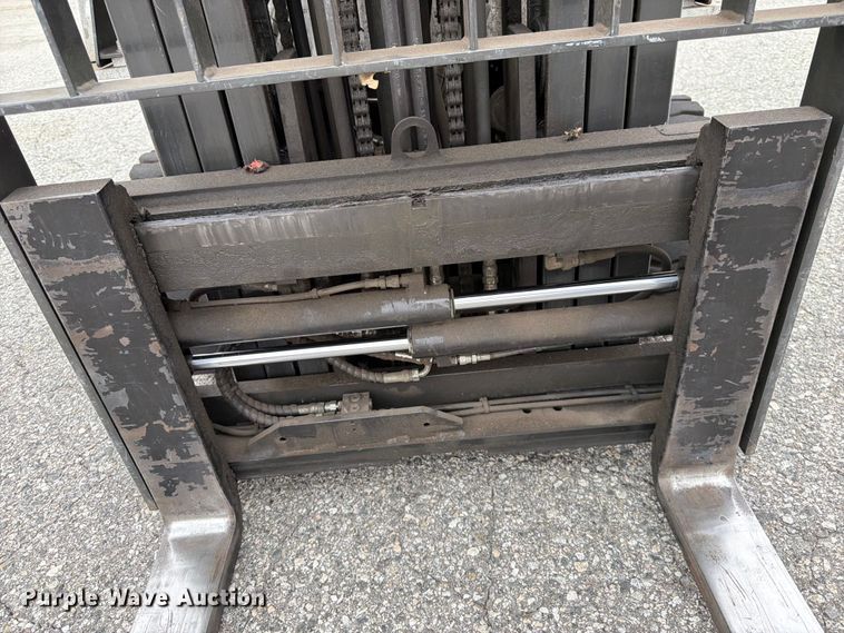 image for item FK4538 2017 UniCarriers CFS40 forklift