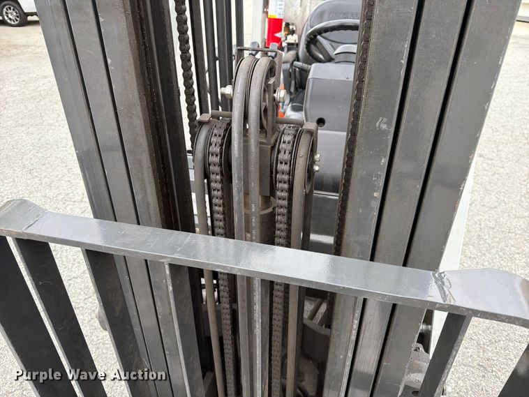 image for item FK4538 2017 UniCarriers CFS40 forklift