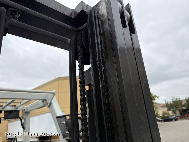 image for item FK4538 2017 UniCarriers CFS40 forklift