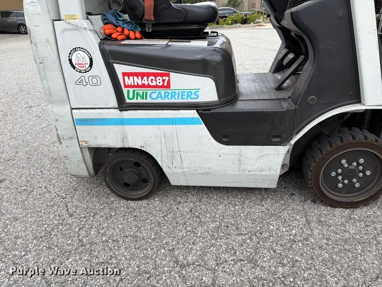 image for item FK4538 2017 UniCarriers CFS40 forklift