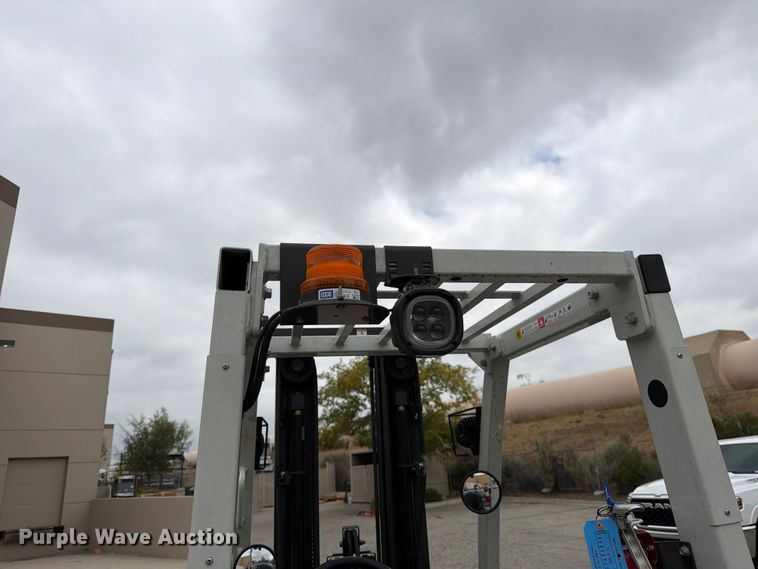 image for item FK4538 2017 UniCarriers CFS40 forklift