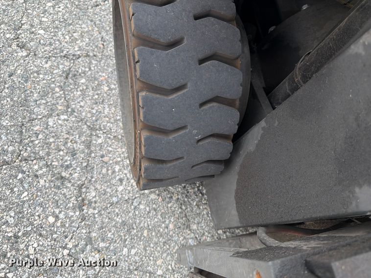 image for item FK4538 2017 UniCarriers CFS40 forklift