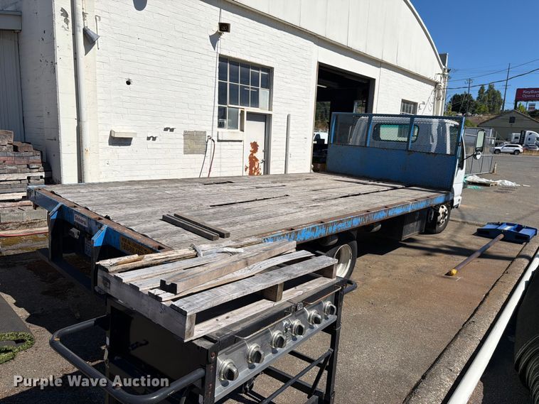 image for item FK4548 2006 Isuzu NPR flatbed truck