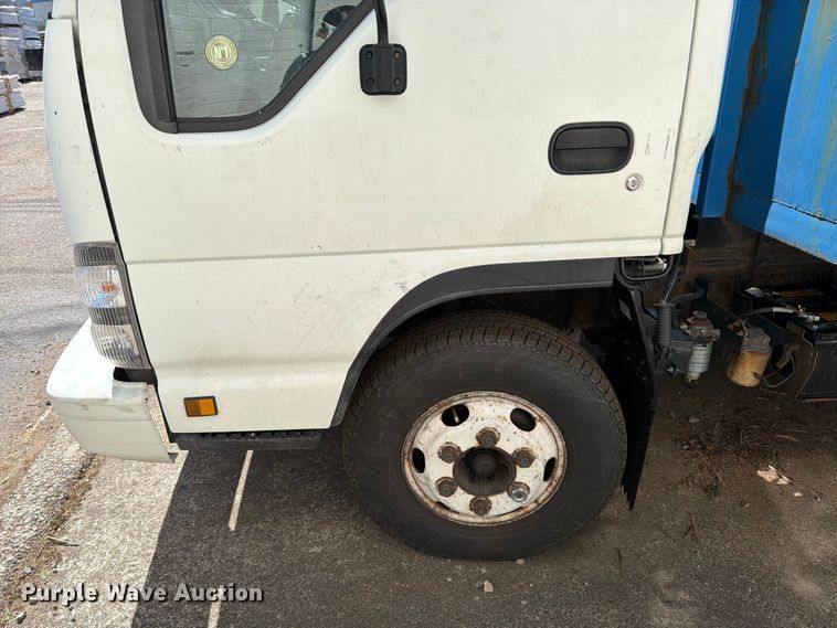 image for item FK4548 2006 Isuzu NPR flatbed truck