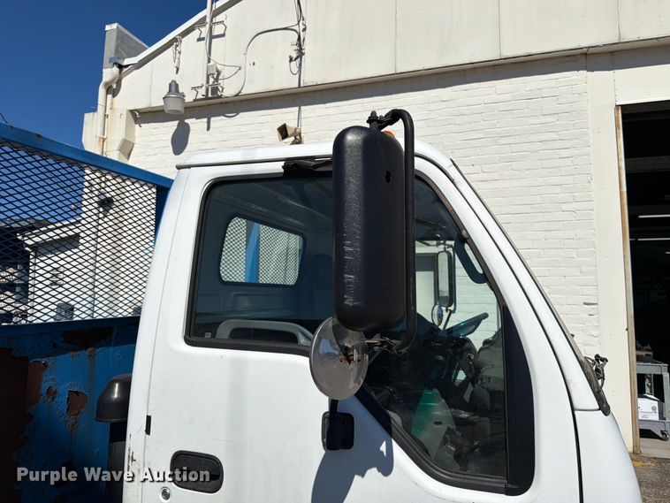 image for item FK4548 2006 Isuzu NPR flatbed truck