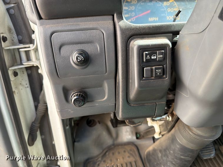 image for item FK4548 2006 Isuzu NPR flatbed truck