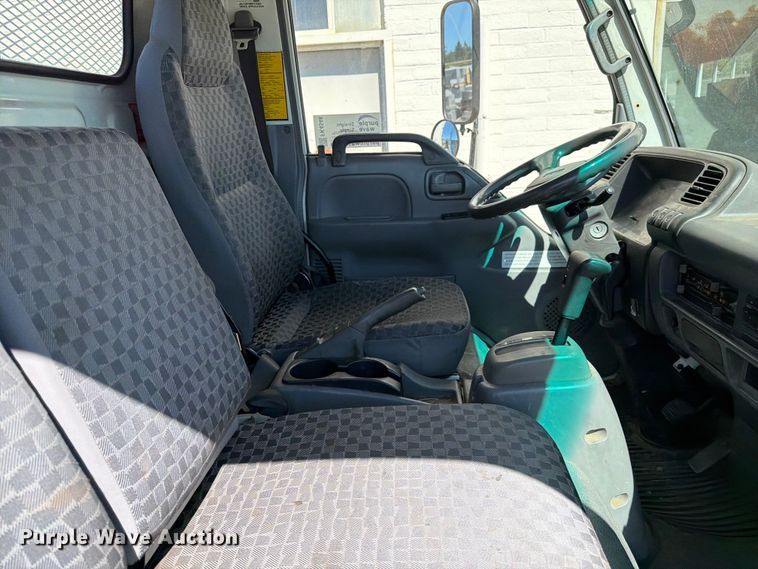 image for item FK4548 2006 Isuzu NPR flatbed truck
