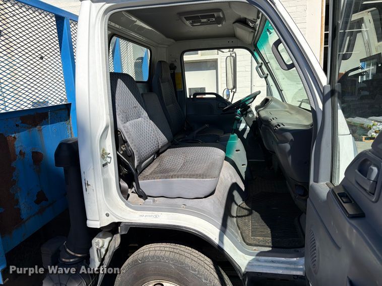 image for item FK4548 2006 Isuzu NPR flatbed truck