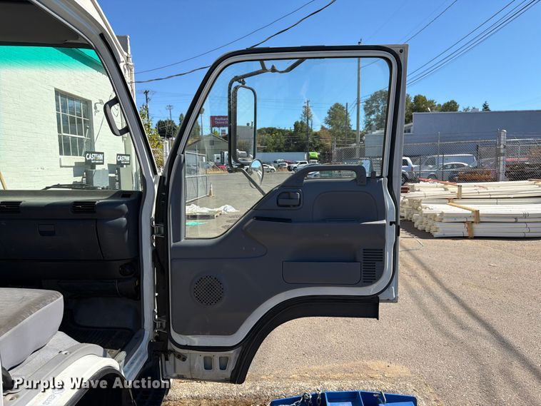 image for item FK4548 2006 Isuzu NPR flatbed truck