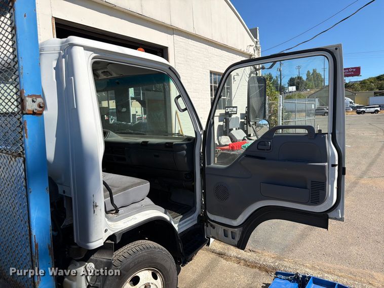 image for item FK4548 2006 Isuzu NPR flatbed truck