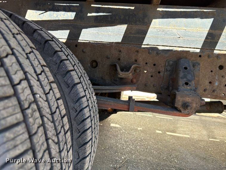 image for item FK4548 2006 Isuzu NPR flatbed truck