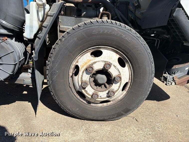 image for item FK4548 2006 Isuzu NPR flatbed truck