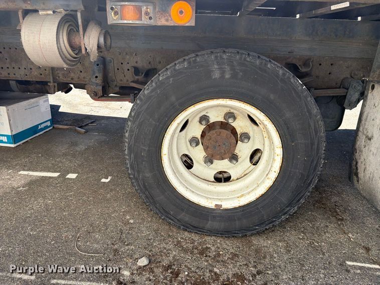 image for item FK4548 2006 Isuzu NPR flatbed truck