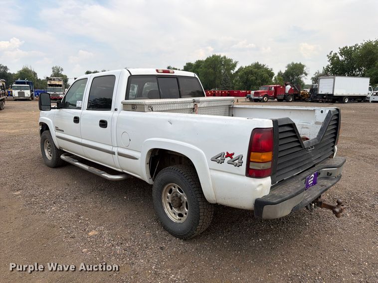 image for item FM7580 2002 GMC Sierra 2500HD Crew Cab pickup truck