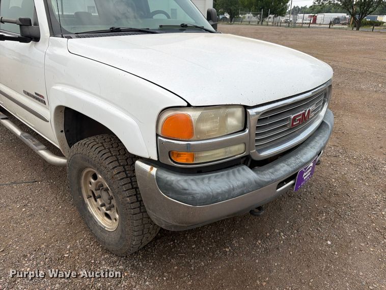 image for item FM7580 2002 GMC Sierra 2500HD Crew Cab pickup truck