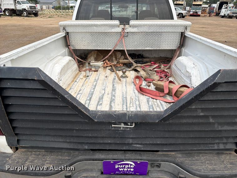 image for item FM7580 2002 GMC Sierra 2500HD Crew Cab pickup truck