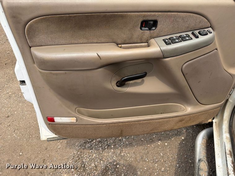 image for item FM7580 2002 GMC Sierra 2500HD Crew Cab pickup truck