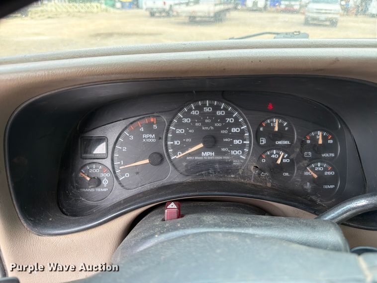 image for item FM7580 2002 GMC Sierra 2500HD Crew Cab pickup truck