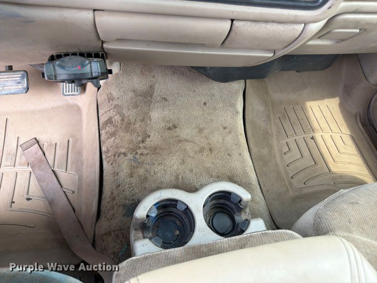 image for item FM7580 2002 GMC Sierra 2500HD Crew Cab pickup truck
