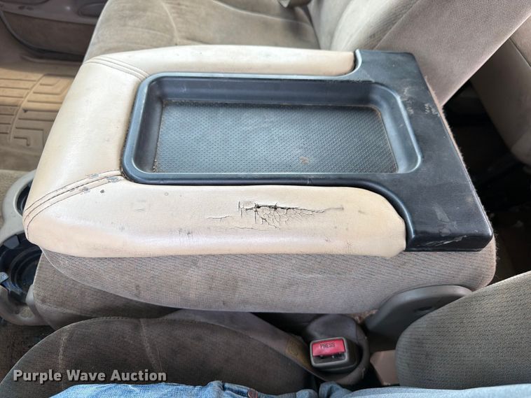 image for item FM7580 2002 GMC Sierra 2500HD Crew Cab pickup truck