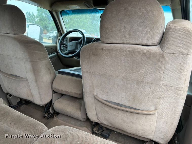 image for item FM7580 2002 GMC Sierra 2500HD Crew Cab pickup truck