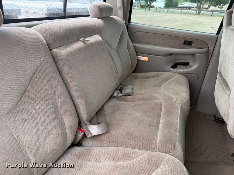 image for item FM7580 2002 GMC Sierra 2500HD Crew Cab pickup truck