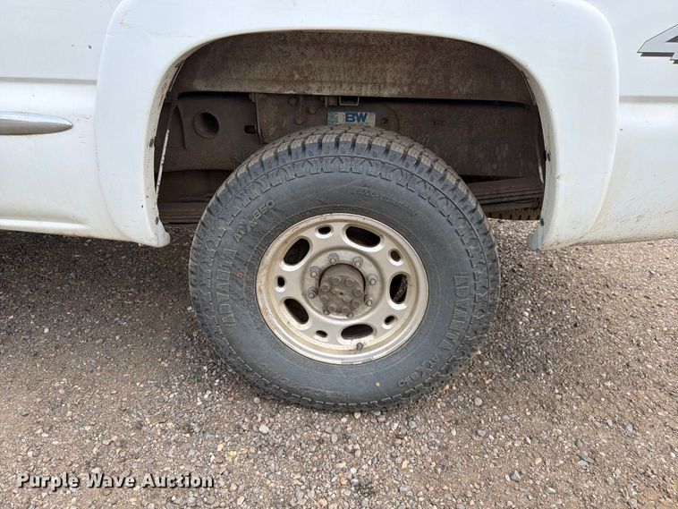 image for item FM7580 2002 GMC Sierra 2500HD Crew Cab pickup truck