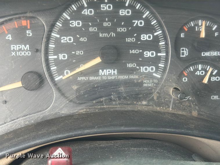 image for item FM7580 2002 GMC Sierra 2500HD Crew Cab pickup truck