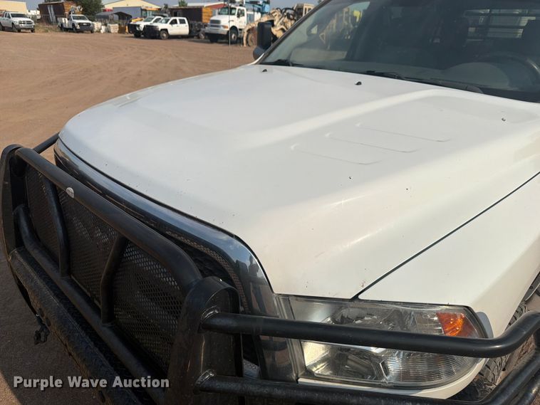 image for item FM7582 2017 RAM 3500 Crew Cab flatbed pickup truck