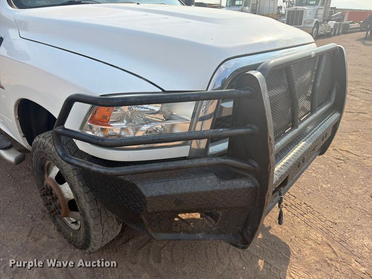 image for item FM7582 2017 RAM 3500 Crew Cab flatbed pickup truck