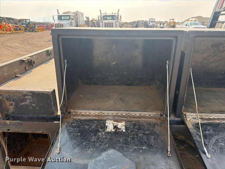 image for item FM7582 2017 RAM 3500 Crew Cab flatbed pickup truck