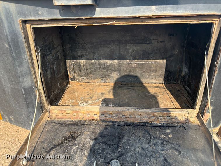 image for item FM7582 2017 RAM 3500 Crew Cab flatbed pickup truck