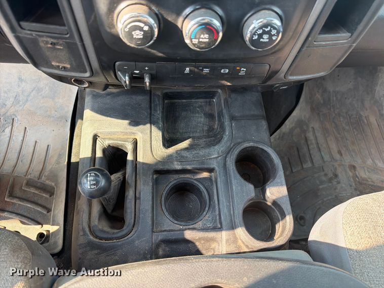 image for item FM7582 2017 RAM 3500 Crew Cab flatbed pickup truck