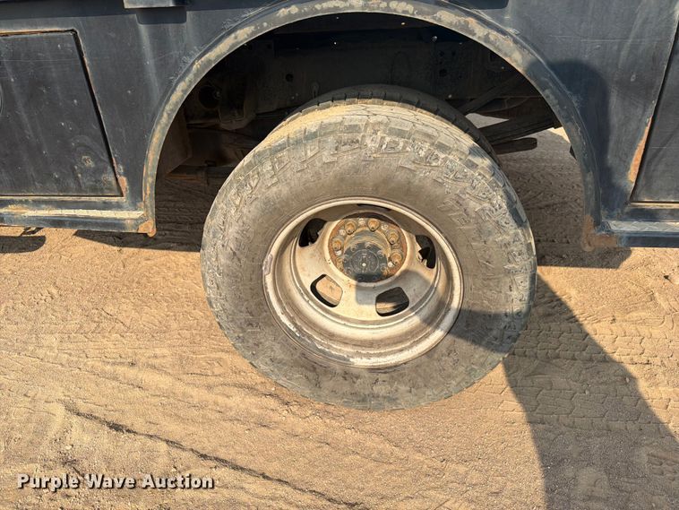 image for item FM7582 2017 RAM 3500 Crew Cab flatbed pickup truck