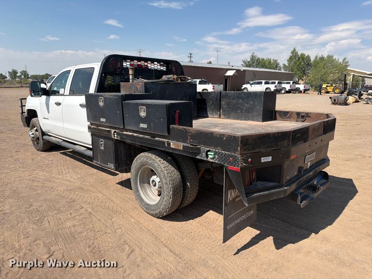 image for item FM7585 2019 Chevrolet Silverado 3500HD Crew Cab flatbed pickup truck