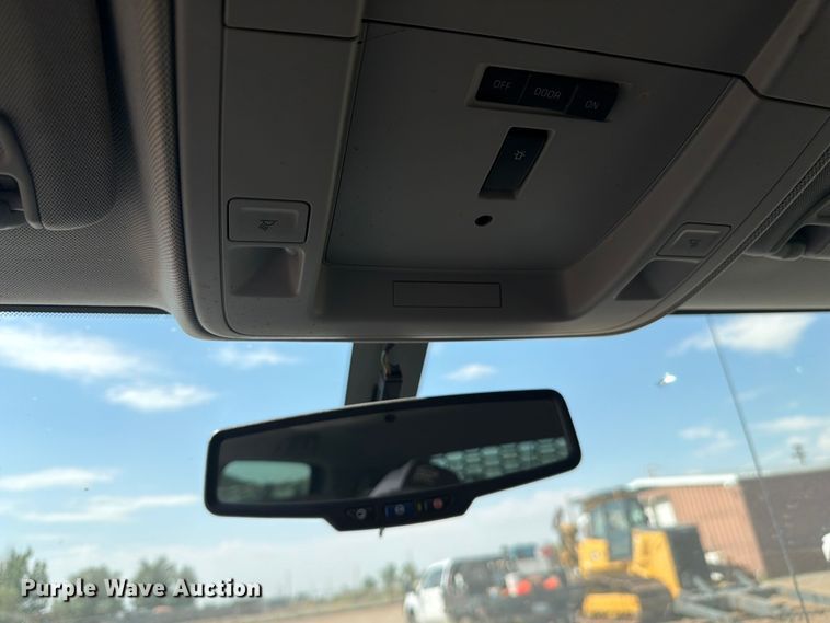 image for item FM7585 2019 Chevrolet Silverado 3500HD Crew Cab flatbed pickup truck