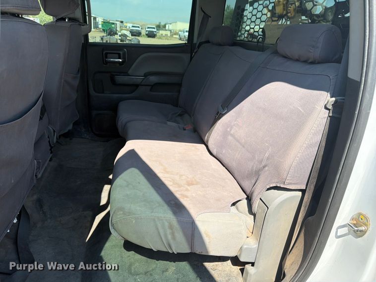 image for item FM7585 2019 Chevrolet Silverado 3500HD Crew Cab flatbed pickup truck