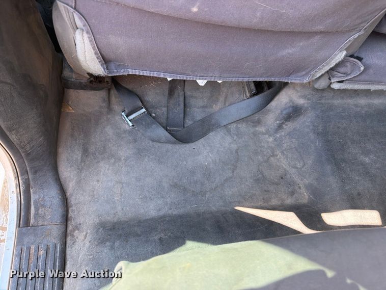 image for item FM7585 2019 Chevrolet Silverado 3500HD Crew Cab flatbed pickup truck