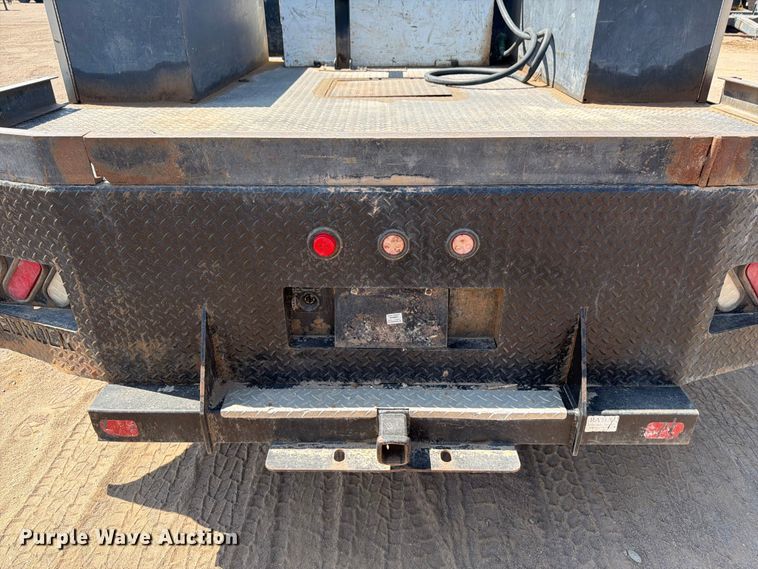 image for item FM7586 2019 Chevrolet Silverado 3500HD Crew Cab flatbed pickup truck