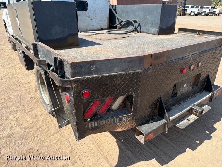 image for item FM7586 2019 Chevrolet Silverado 3500HD Crew Cab flatbed pickup truck